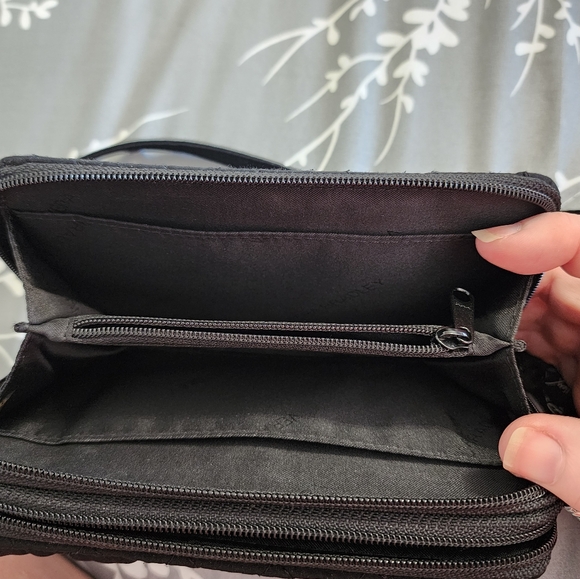 Black Vera bradley crossbody - Picture 3 of 6